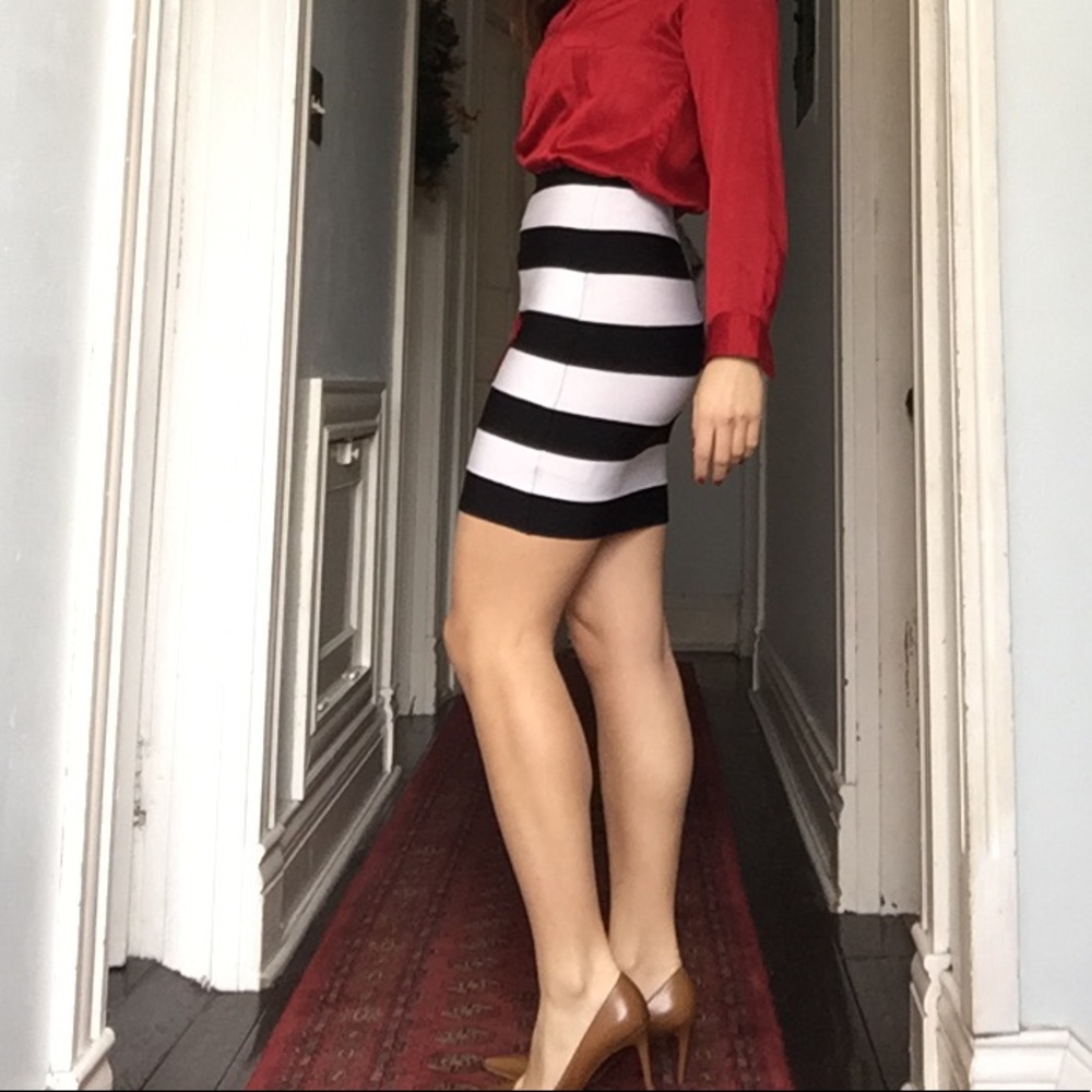 Michael Kors body con skirt - Picture 2 of 5